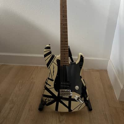 EVH Striped Series '78 Eruption 2022 - Present - Black / White Stripe Relic image 2