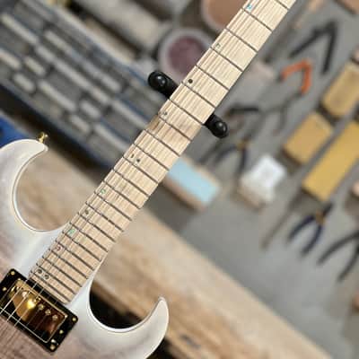 Howie Phoenix Series #P.24.93.23 - White Burst image 5