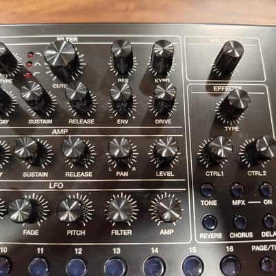 Roland SH-4D polyphonic desktop synthesizer image 6
