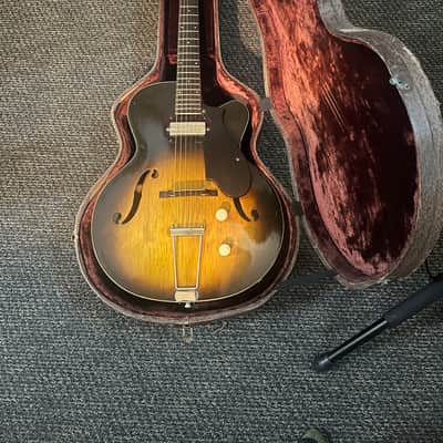 Silvertone H51 cutaway 1950s - Tobacco burst image 2