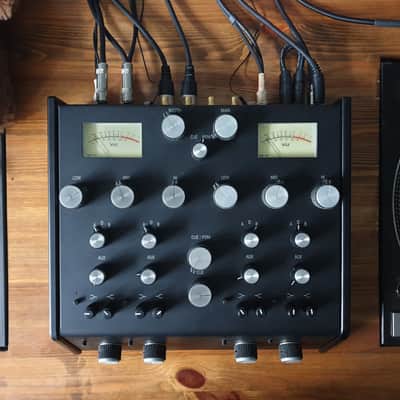Isonoe ISO420 - Rotary DJ Mixer image 1