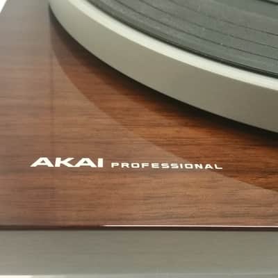Akai BT500 Belt-Drive Bluetooth Turntable image 12