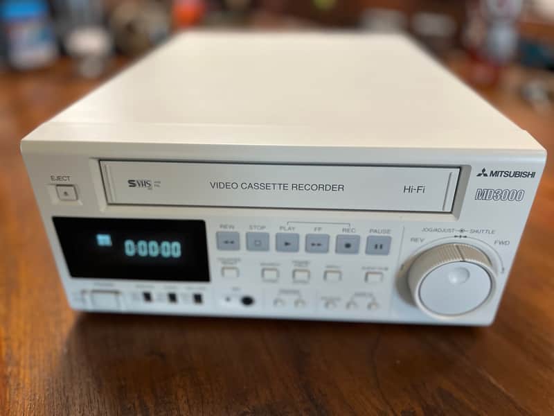 Mitsubishi MD3000 Professional Video Cassette Recorder (Medical Grade, S VHS) 2002-2016 - Off-White/Cream image 1