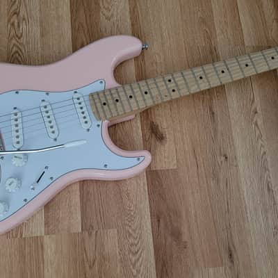RNC Customs Stratocaster SSS 2026 - Flamingo image 2