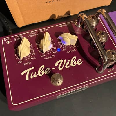 Effectrode Tube-Vibe (Analog Chorus, Vibrato, & Uni-Vibe-type effects) image 1