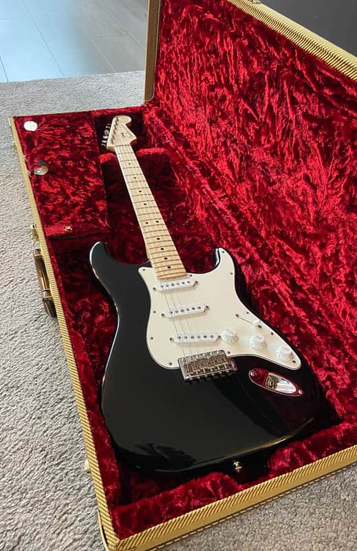 Fender Eric Clapton Stratocaster “Blackie” – USA – Maple Neck – Original Case – Excellent Condition image 1