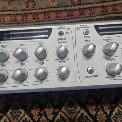 Alesis CLX-440 Dual Stereo Compressor / Expander / Limiter 2000s - Silver image 13