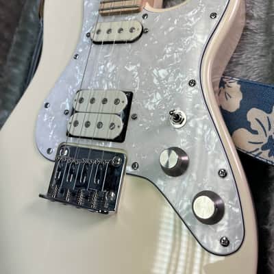 Risa ST 432 mini strat electric ukulele - Cream off white image 4