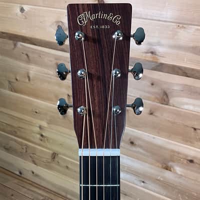 Martin 000-18 Acoustic Guitar - Natural image 3