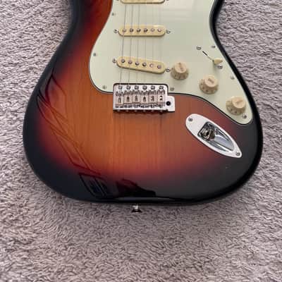 Fender Vintera ‘60s Stratocaster 2021 MIM Sunburst Pau Ferro Fretboard Guitar image 2