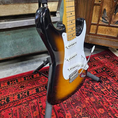 1994 Fender 54' Reissue Stratocaster ST-54  MIJ Sunburst image 4