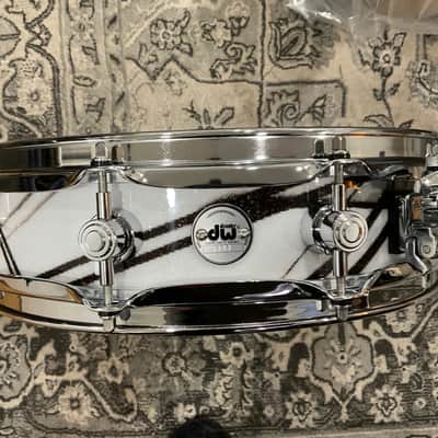 Mint DW Collectors Series Maple Pi snare 3.14 X 14 White Glass Contrail w/ Chrome hardware image 2