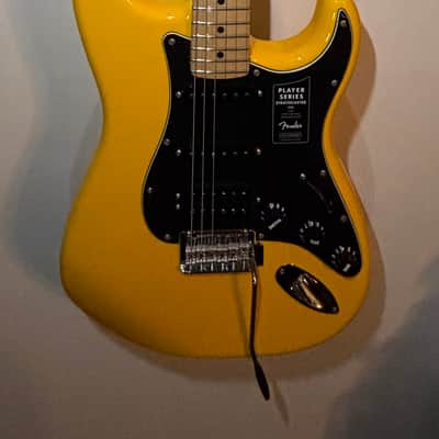 Fender Limited edition Player Stratocaster 2021 - Ferrari Yellow image 2