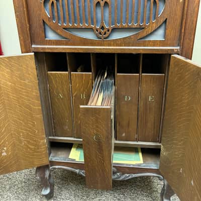 Brunswick 117 1920s Phonograph 78rpm Hand Cranked Record Player image 6