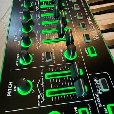 Roland SYSTEM-1 25-Key Plug-Out Synthesizer 2014 - Present - Black
