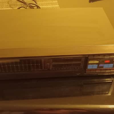 Sony SEQ-555ES 1980s - Black image 3