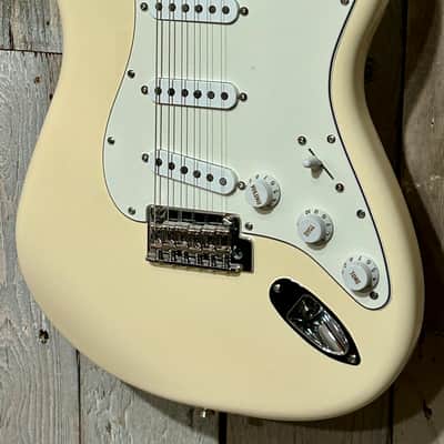 NEW Fender Limited Edition FSR Player II Stratocaster ,Roasted Maple Fingerboard, Custom Shop Fat 50's ,Olympic White, Independent Music Shop Exclusive ! image 5