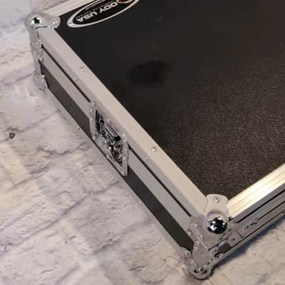 Odyssey Mixer Case 19" x 17" x 4" Interior image 2