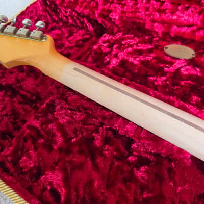 2022 Fender Custom Shop 1957 Reissue Stratocaster Heavy Relic, two-tone sunburst EX image 16