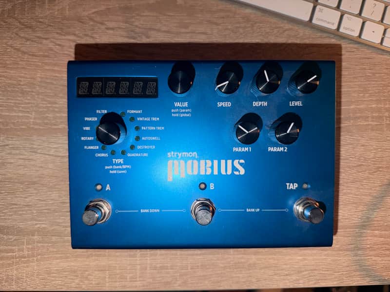 Strymon Mobius