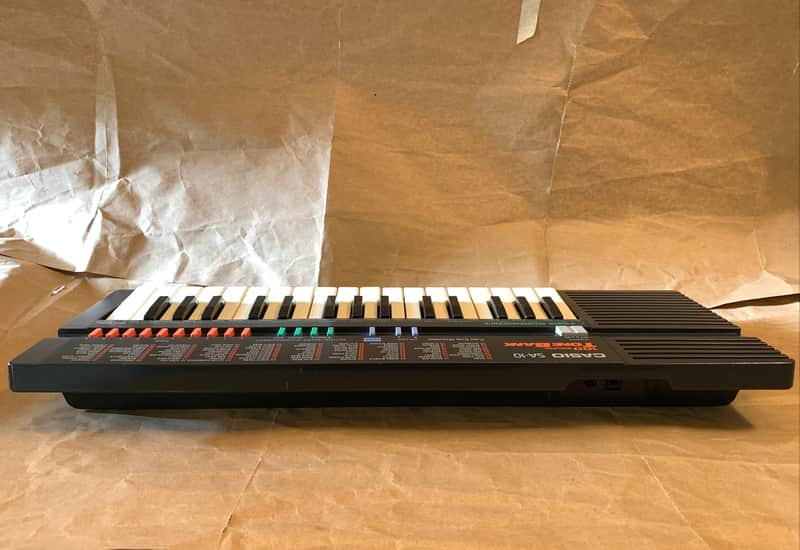 Casio SA-10 Black 32key Keyboard mini Synth with users manual
