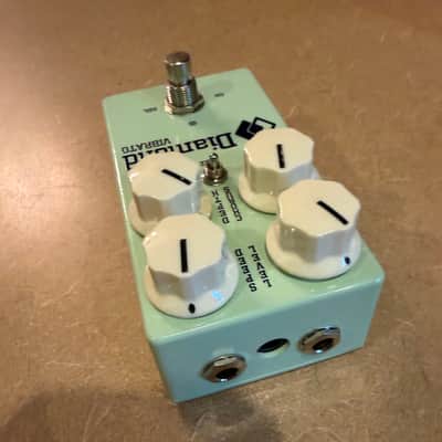 Diamond Vibrato V2 Limited Edition - Reverb Exclusive 2024 - Surf Green image 3