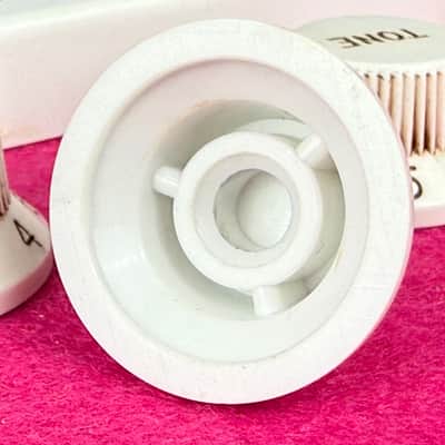 General Vintage Tone Full Ass. Pre cbs  covers / Knobs / tips fits Stratocaster®️ 50’s  round edges - White aged image 5