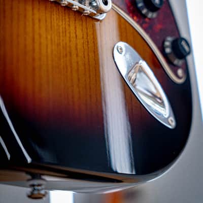 G&L Tribute Legacy HSS 3-Tone Sunburst MP image 3