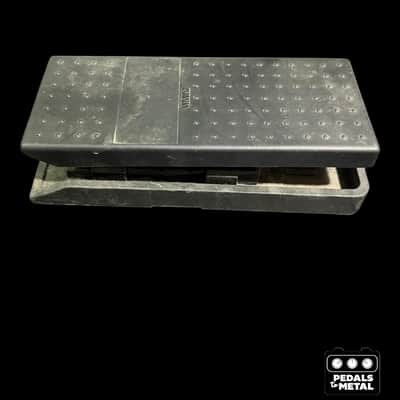 Yamaha DG-Stomp Guitar Preamplifier W/ Expression - X19383 image 10
