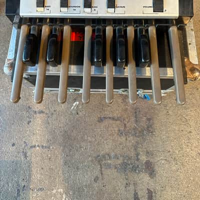 FARFISA VIP 600 with Original Bass Pedal and Stand - RESTORED image 9