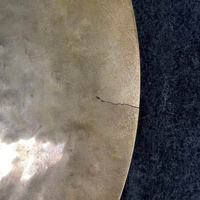 Zildjian K Custom 16" Crash with crack image 3
