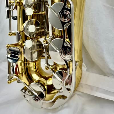 Yamaha YAS-26 Standard Alto Saxophone Lacquered Brass image 5