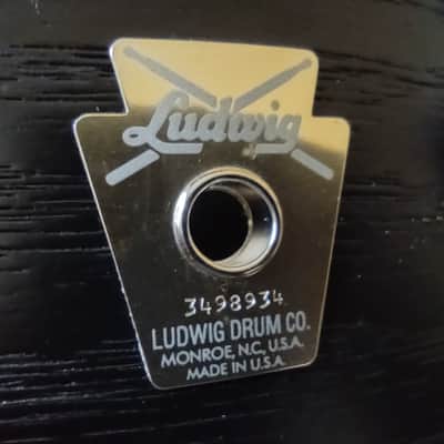 Ludwig  Classic Maple Snare Drum - 14" x 8" - Black image 3