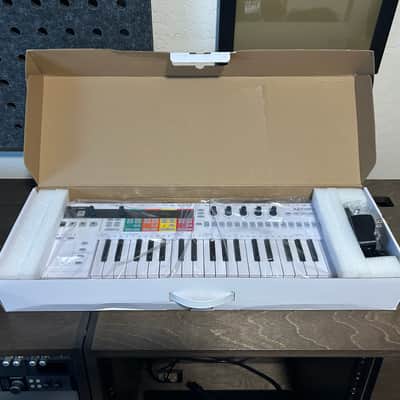 Arturia KeyStep Pro 37-Key MIDI Controller 2020 - Present White image 11