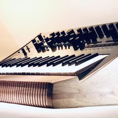 Korg Minilogue / XD/ Bass    Design rack   Echt Nussbaum image 4