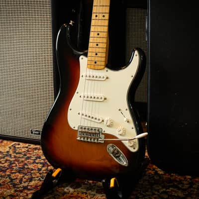 Fender Standard Stratocaster – Brown Sunburst – Maple Fingerboard – Very Good Condition image 4