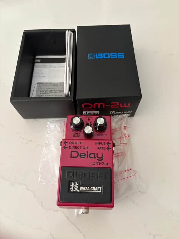 Boss DM-2W Delay Waza Craft 2015 - Present - Pink