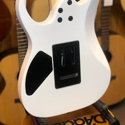 Ibanez GRGR120EX Gio Series RG Solid Body Electric Guitar White (49702) image 5