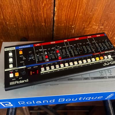 Roland JU-06A Boutique Series Juno Sound Module w/ box
