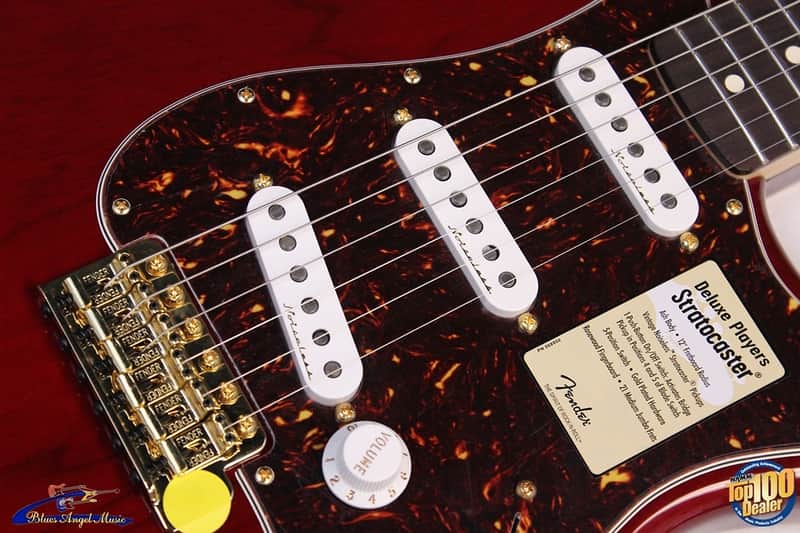 Fender Deluxe Players Strat, Crimson Red Transparent, NEW