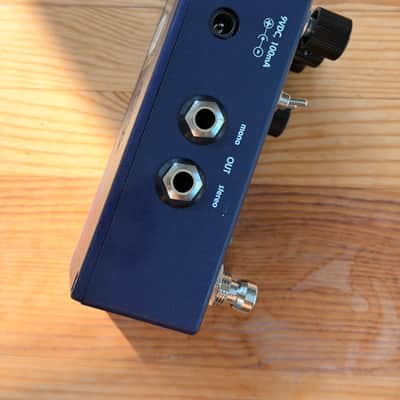 Walrus Audio Julianna Deluxe Chorus / Vibrato 2020 - Present - Blue image 4
