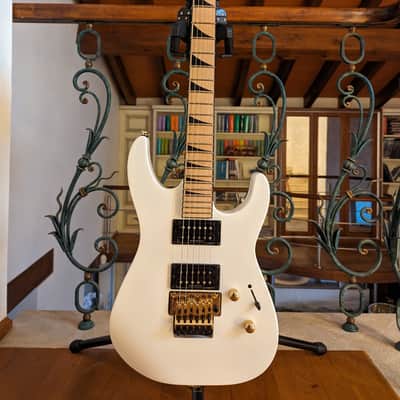 Jackson X Series SLXM DX Soloist - Snow White image 4