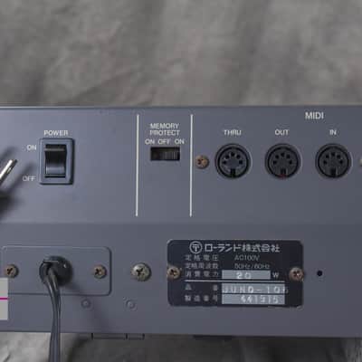 Roland JUNO-106 Programmable Polyphonic Synthesizer in Very Good condition image 16
