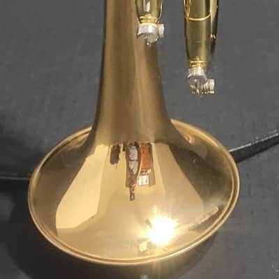Conn 1050B Trumpet ,Hard case& mouthpiece Clear Lacquer image 5