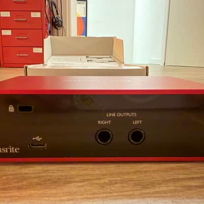 Focusrite Scarlett Solo 3rd Gen USB Audio Interface 2019 - Present - Red / Black image 3