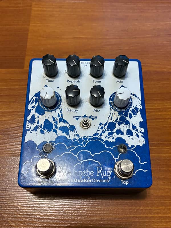 EarthQuaker Devices Avalanche Run Stereo Reverb & Delay with Tap Tempo V2