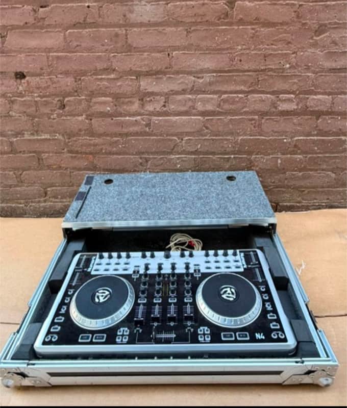 Numark N4 4-Deck DJ Controller & Mixer with Flight Case image 1