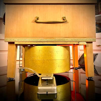 Rotary Connection Vibra-Table MINI PLUS! Leslie/Rotary guitar speaker cabinet/fliptop table with upfiring vintage 10” speaker and 12” downfiring into Leslie. Speed control foot switch. LIGHTS UP! 50 watts/16 ohms 2026 - Blonde wood / gold sparkle image 16