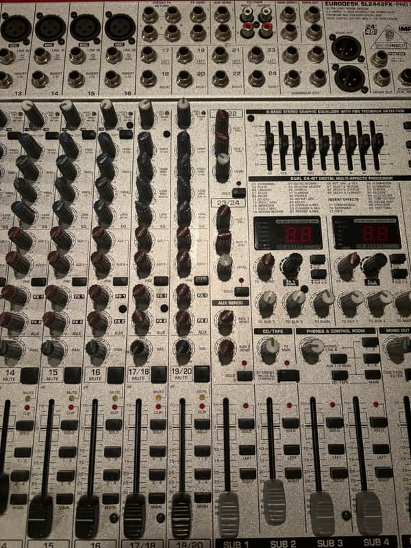 Behringer Eurodesk SL2442FX-Pro 24-Input 4-Bus Mixer with Multi