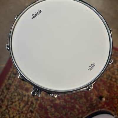 Ludwig LM402 Supraphonic 6.5x14" 10-Lug Aluminum Snare Drum 1985 - Present - Chrome-Plated image 4